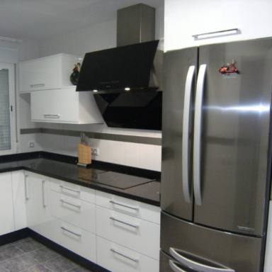 cocina-lacada-en-blanco-cocinova-cocinas