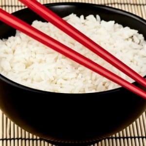 como-usar-palillos-chinos-cocinova-cocinas