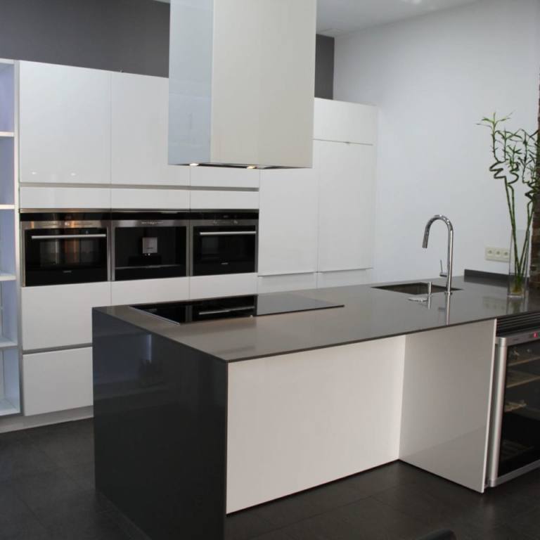 cocina-forma-lazio-brillo-st-cocinova-cocinas