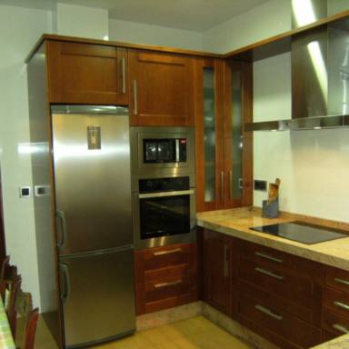 cocina-de-madera-de-cerezo-cocinova-cocinas