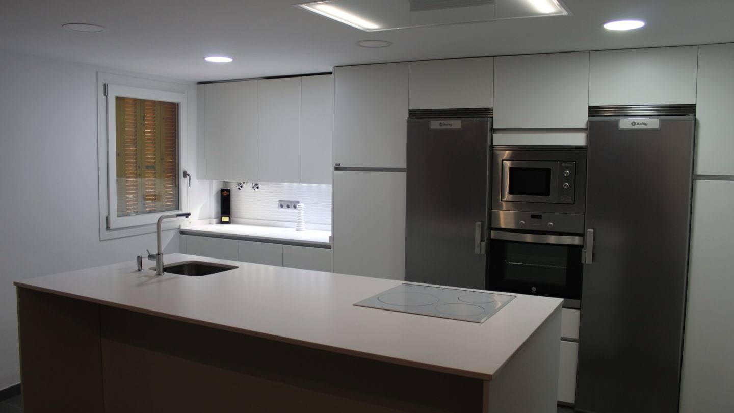 "Cocina con Campana de techo"