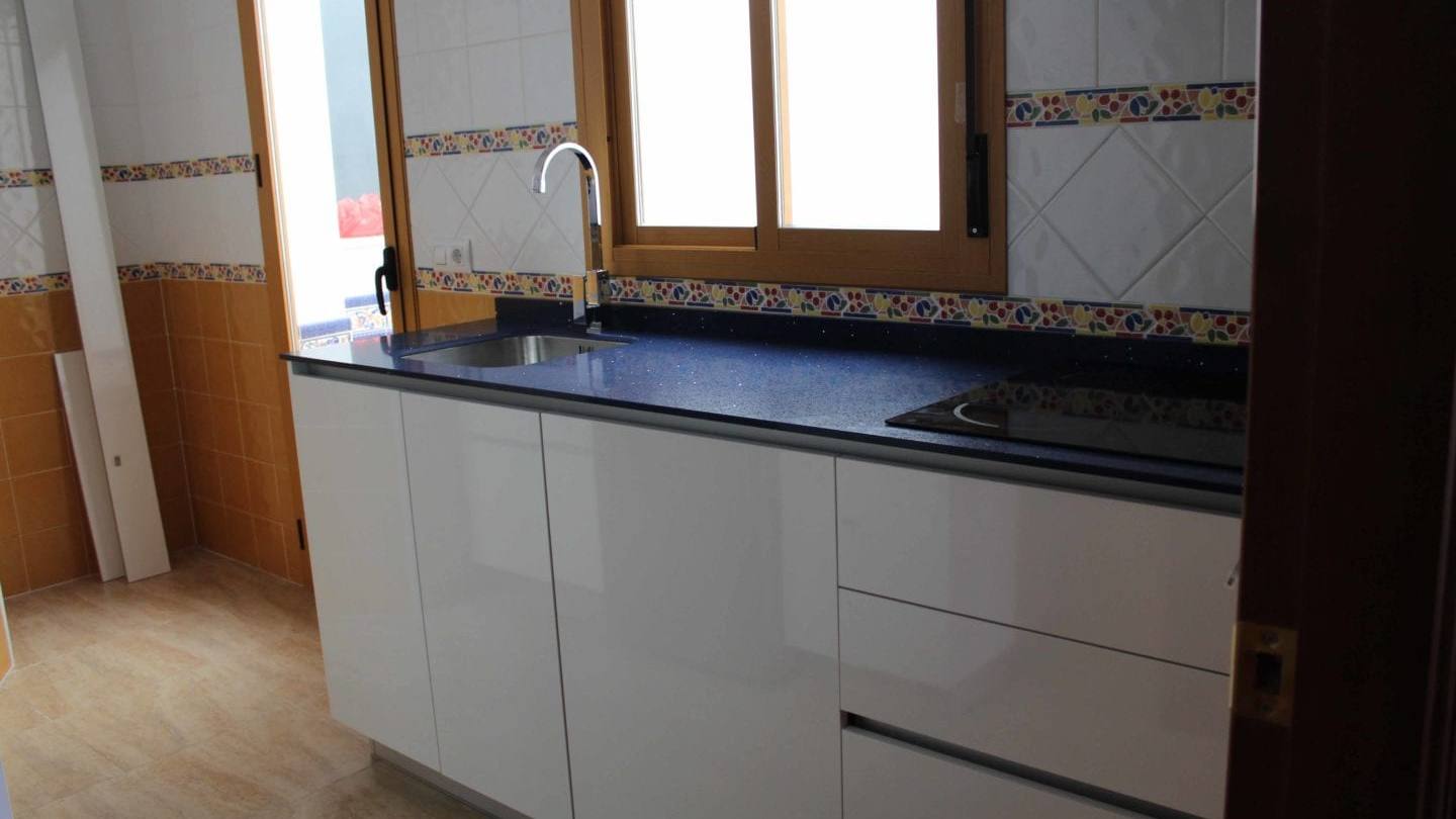 Cocina Con Encimera Azul Cocinova