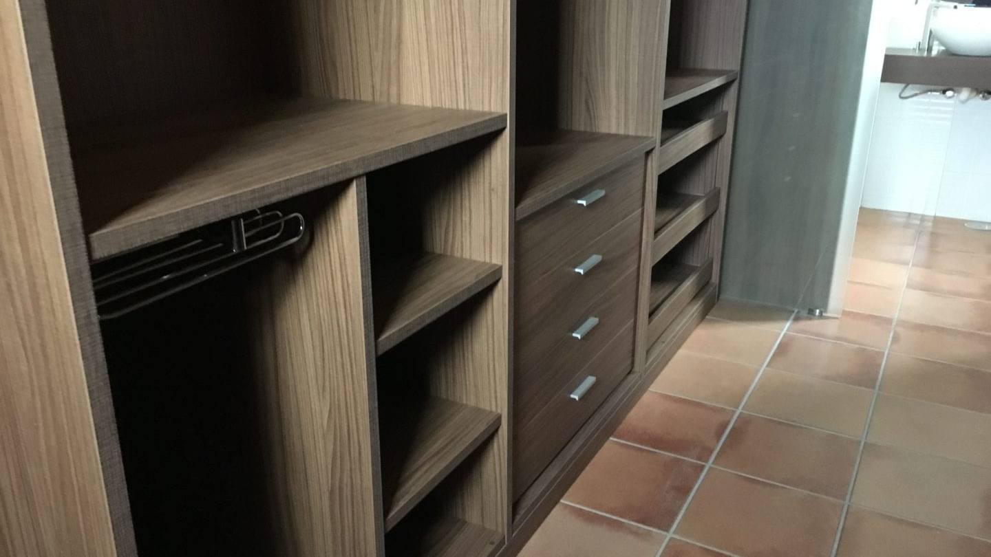vestidor-color-nogal