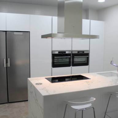 cocina-dica-en-blanco-brillo