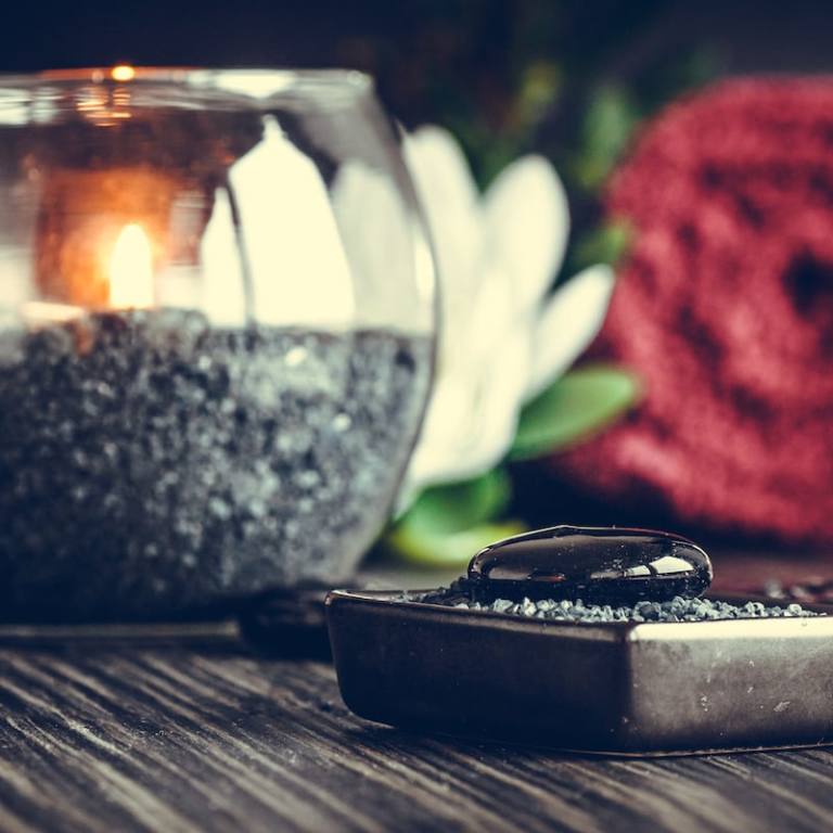 decorar-el-baño-con-velas