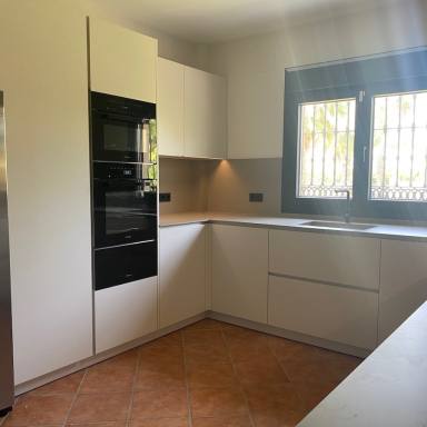 cocina-con-encimera-de-granito_1342